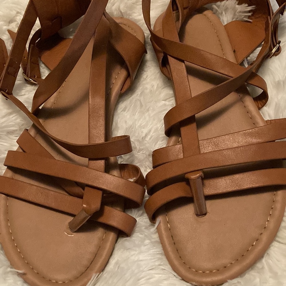 Sandles - Picture 2 of 4